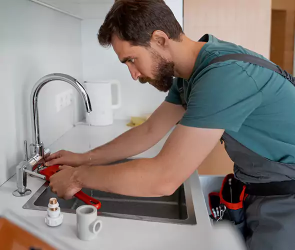Professional Faucet Replacement Specialist in Palm Beach, FL: Schedule Affordable Faucet Replacement Services with Us