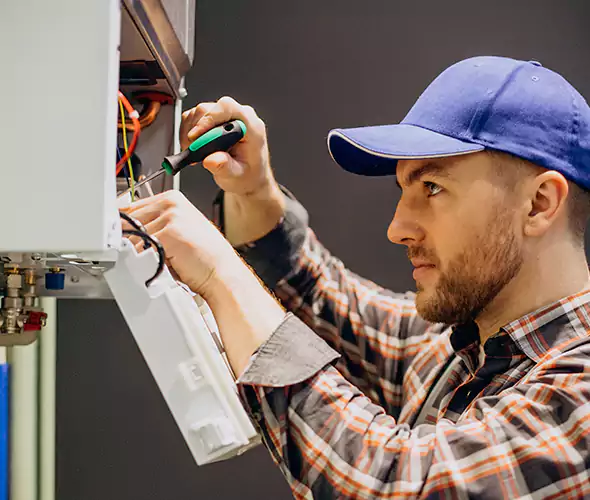 Expert Plumber for Tankless Water Heater Maintenance in Palm Beach, FL: Schedule Professional Maintenance Services with Us